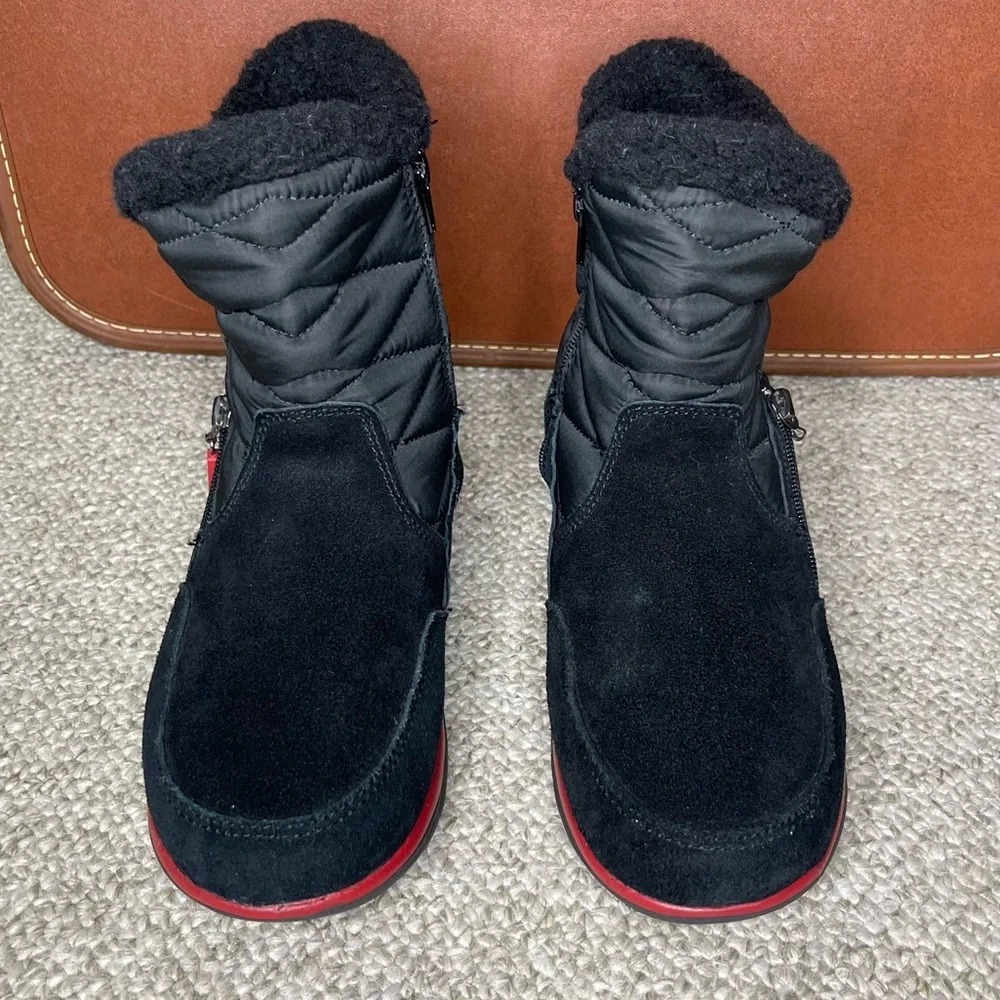 Bearpaw side zippered boots